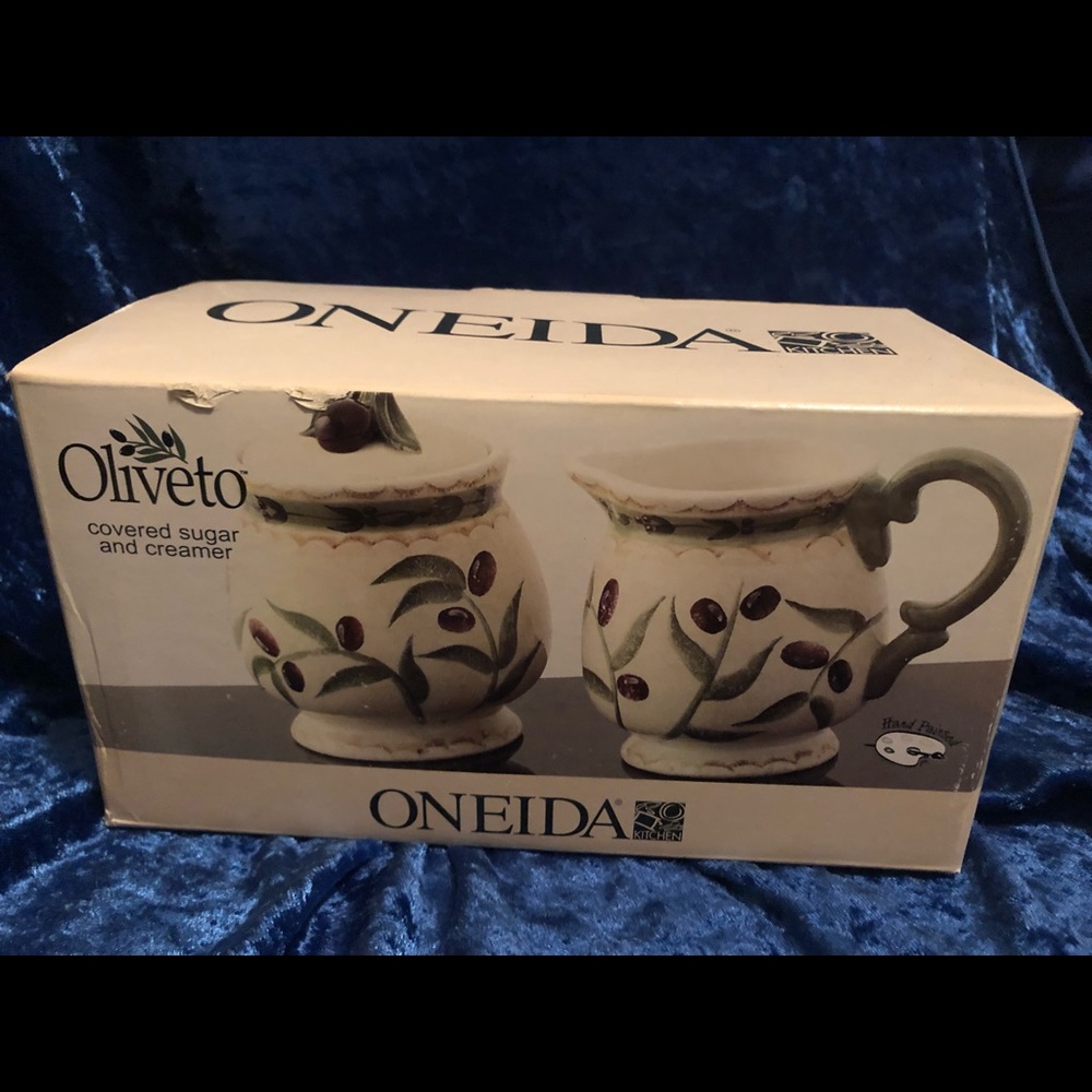 Oneida Oliveto Sugar & Creamer Set